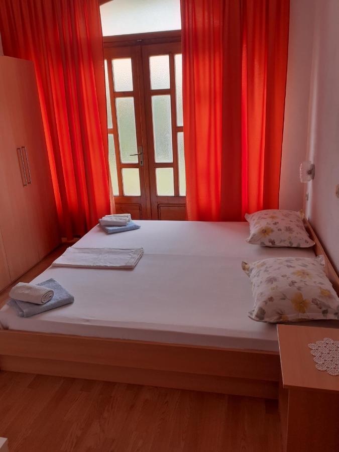Apartman Vrisika Ll Makarska Eksteriør billede
