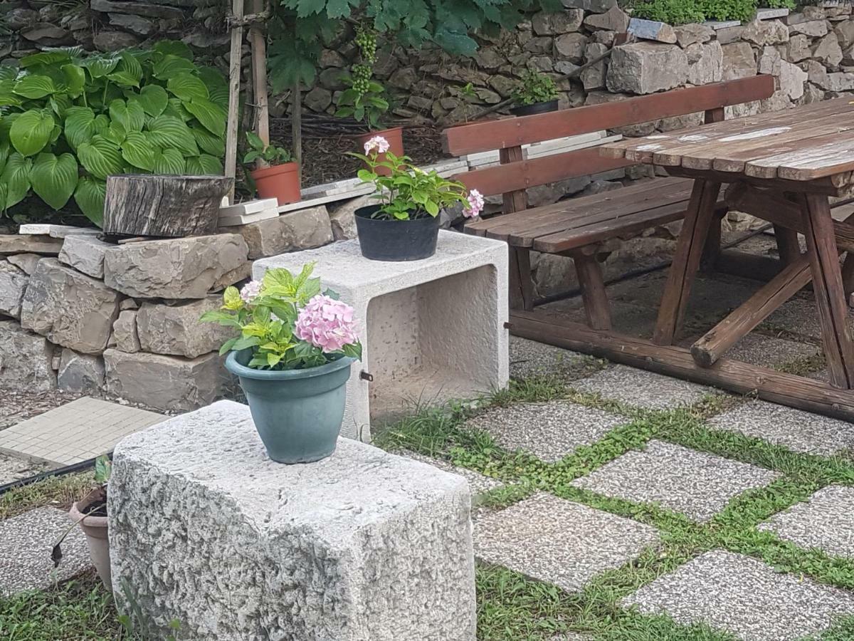 Apartman Vrisika Ll Makarska Eksteriør billede